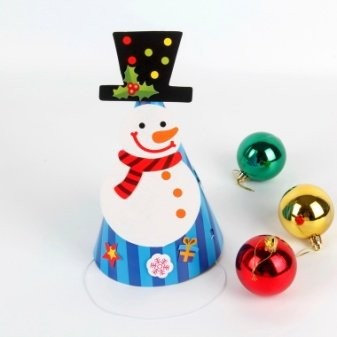 Christmas DIY Paper Hat - Blue Snowman (Grey Cardstock Print) Wreath