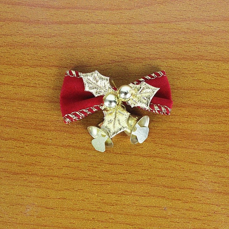 Plush Gold Leaf Bow